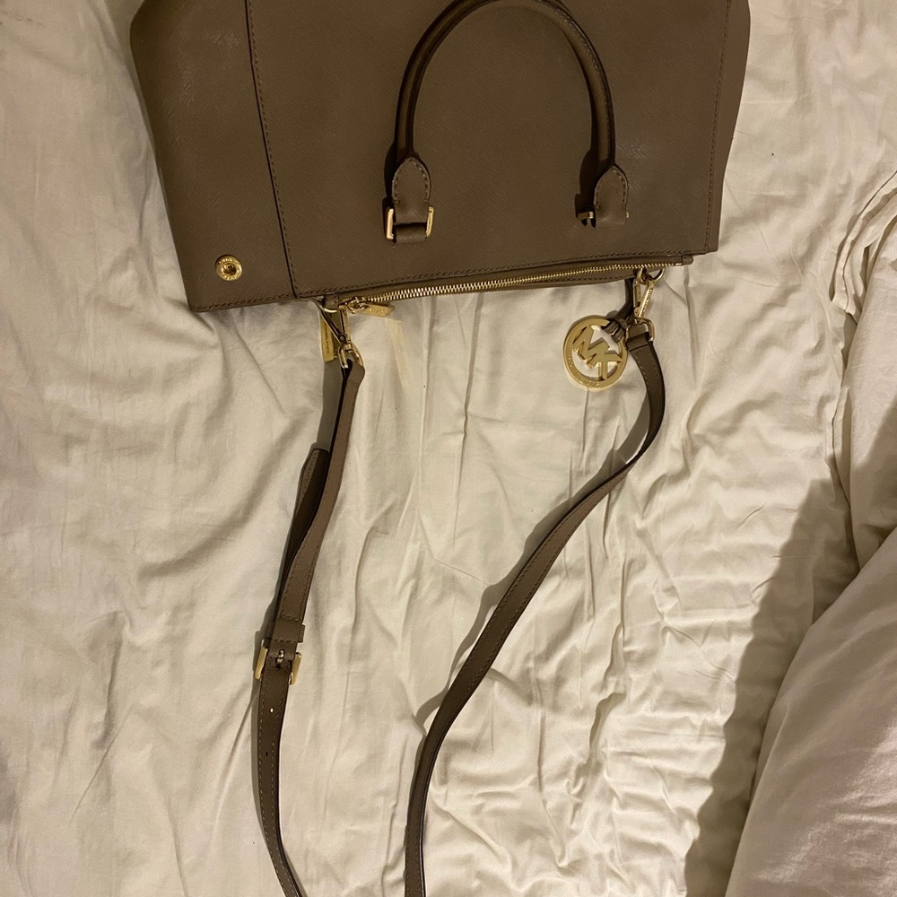 Michael Kors Sutton bag - Picture 7 of 7